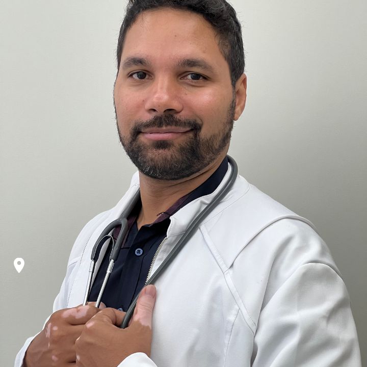 Retrato do Dr. Kessiller Neves de jaleco